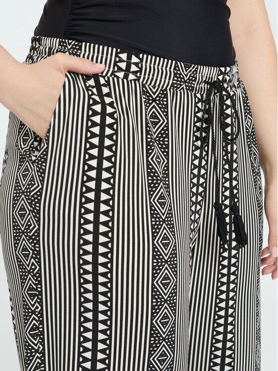 Fiorella Rubino Fiorella Rubino Spodnie materiałowe P832L002367N0S1 Czarny Regular Fit