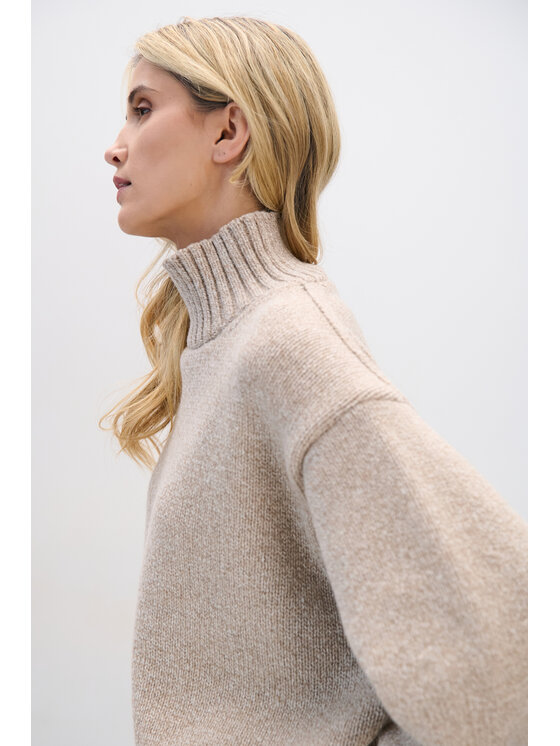 Fobya Fobya Sweter F2096 Beżowy Basic Fit