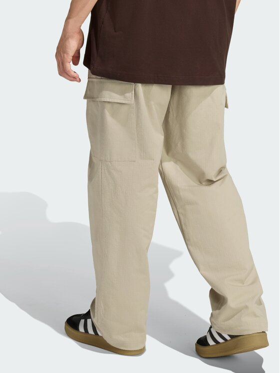adidas adidas Spodnie cargo Trefoil Essentials Woven Beżowy Loose Fit