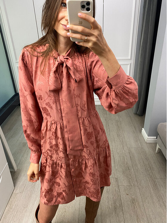 Manifiq&Co. Manifiq&Co. Sukienka codzienna Anastazja Koralowy Oversize