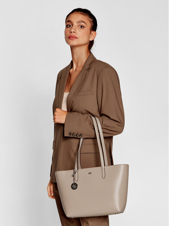 Dkny medium outlet tote