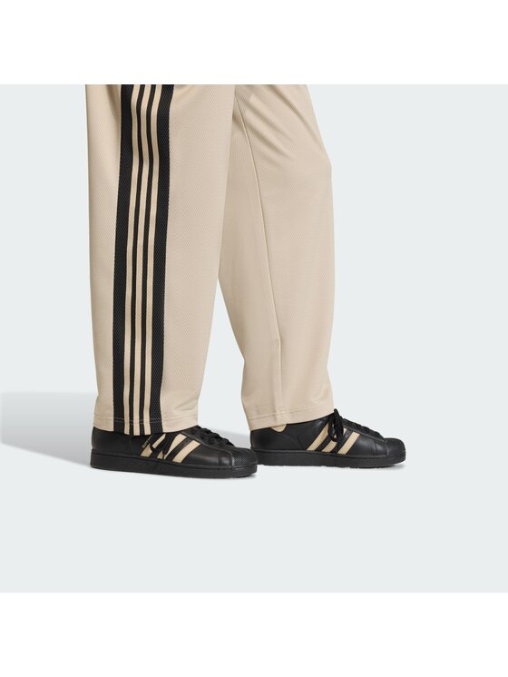 adidas adidas Pantaloni da tuta KE0116 Beige Loose Fit