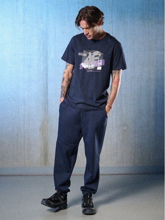 4F 4F T-Shirt IN MOTION Granatowy Regular Fit