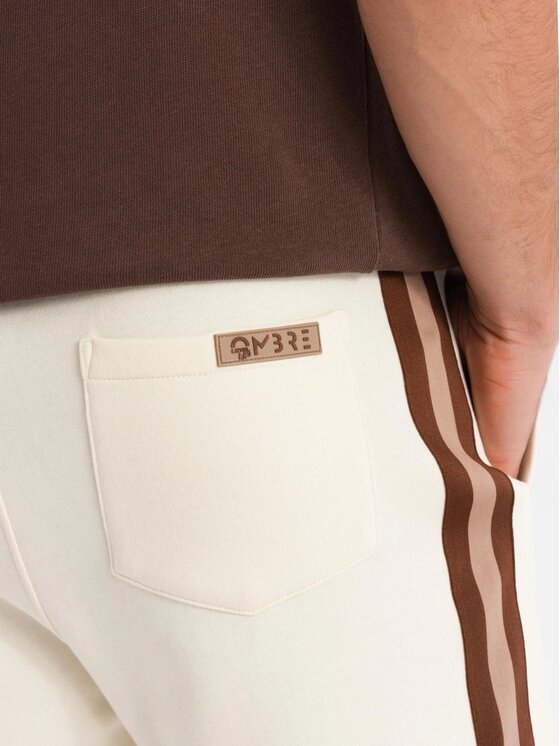 Ombre Ombre Szorty materiałowe OM-SRSK-0156 Écru Regular Fit