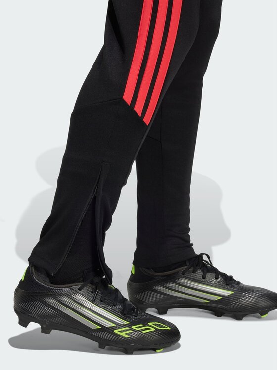 adidas adidas Spodnie dresowe Tiro26 League Training Czarny Regular Fit