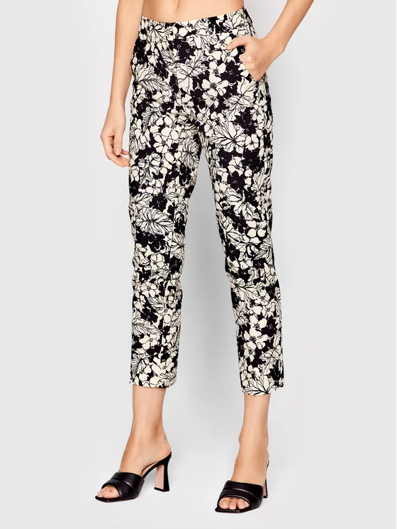 Weekend Max Mara Chinos Darling 51311021 Schwarz Slim Fit