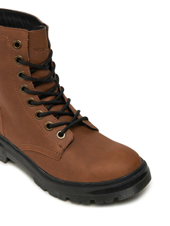 Wrangler Wrangler Traperid Dakota 20243062.JCU Pruun