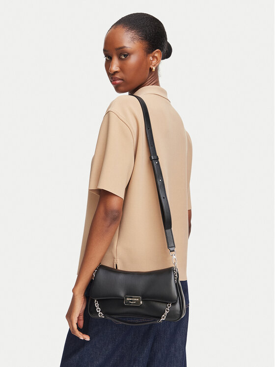 Emporio Armani Дамска чанта EW002644 AF32959 Черен