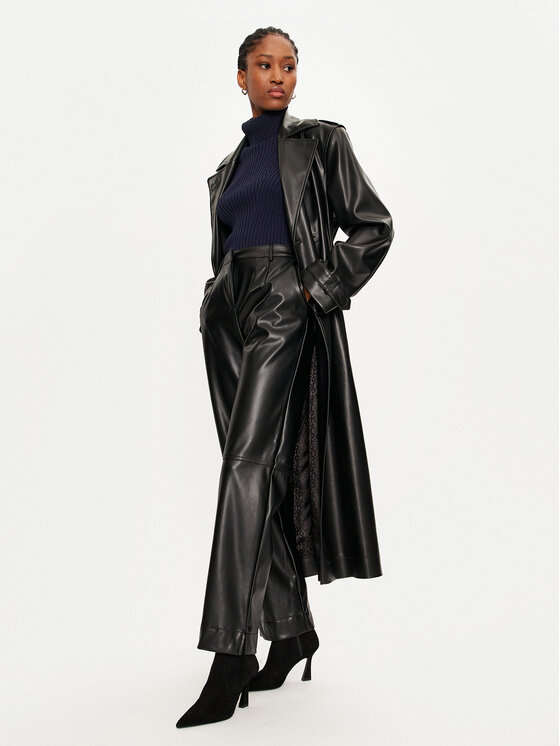 Pieces Pieces Панталони от имитация на кожа Neeth 17151699 Черен Straight Fit
