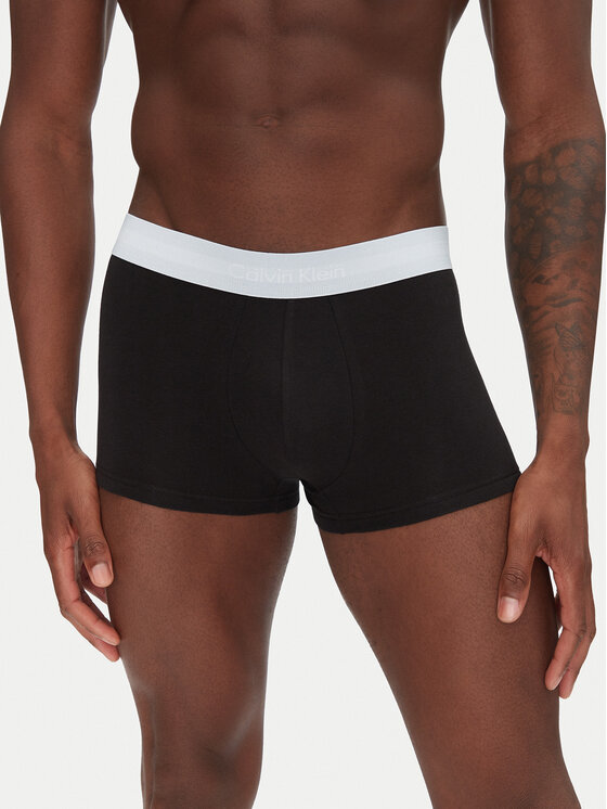 Calvin Klein Underwear Calvin Klein Underwear Komplekti kuulub 3 paari boksereid 0000U2664G Must
