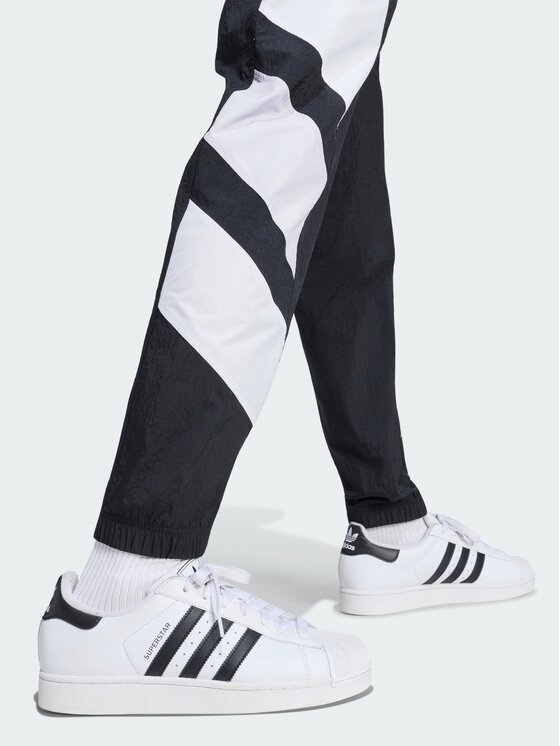 adidas adidas Spodnie dresowe 172261 Czarny Regular Fit