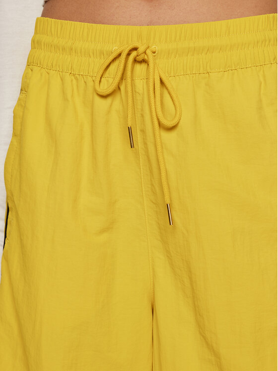 Puma Puma Pantaloni trening Play Loud T7 626807 Galben Relaxed Fit