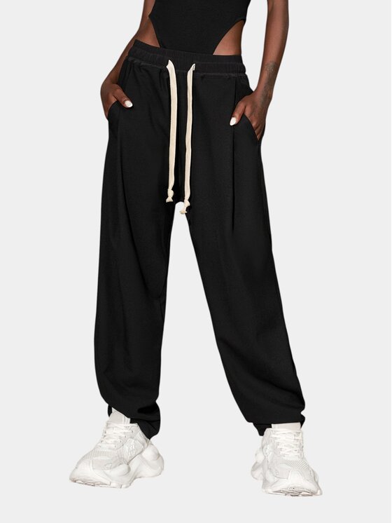 MADE BY SOCIETY MADE BY SOCIETY Spodnie materiałowe Pantaloni cu pense - P26312 Czarny Basic Fit