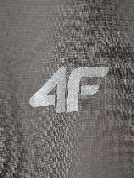 4F 4F Bluza BETWEEN LAYERS Czarny Regular Fit
