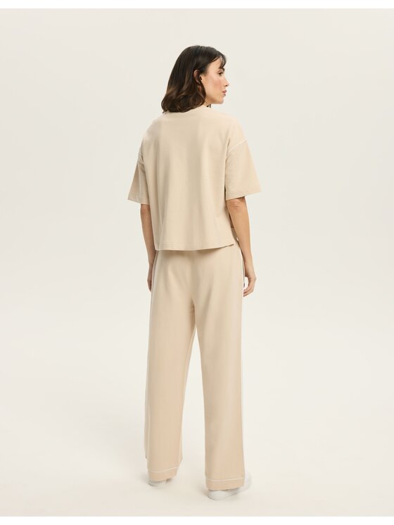Esotiq Esotiq Komplet t-shirt i spodnie materiałowe 43141 Beżowy Regular Fit