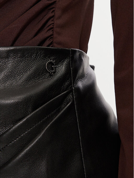 Guess Guess Gonna in similpelle Laure W4BD61 WGIK0 Nero Slim Fit