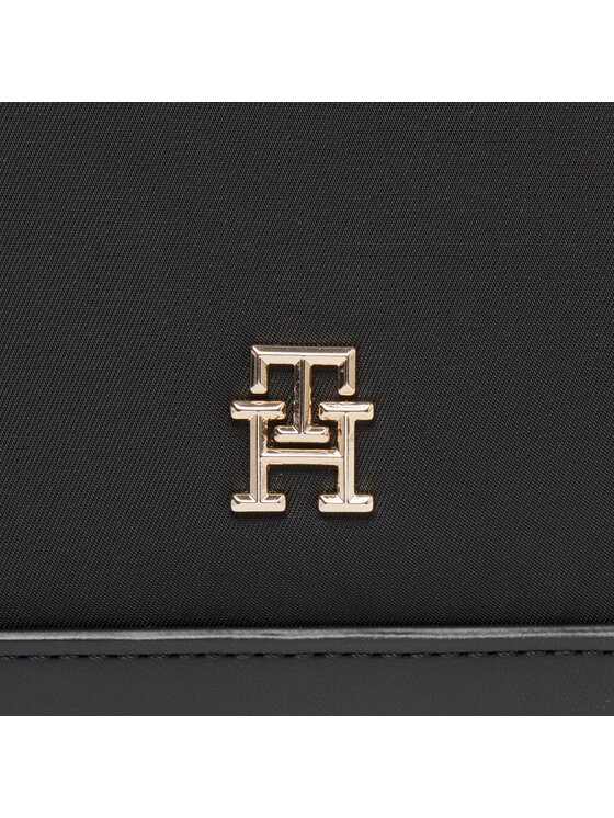 Tommy Hilfiger Tommy Hilfiger Ročna torba Th Essential S Flap Crossover AW0AW15700 Črna
