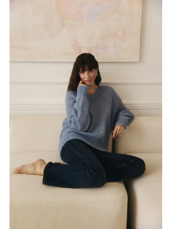 Entelier Entelier Sweter dekolt w serek Niebieski Relaxed Fit