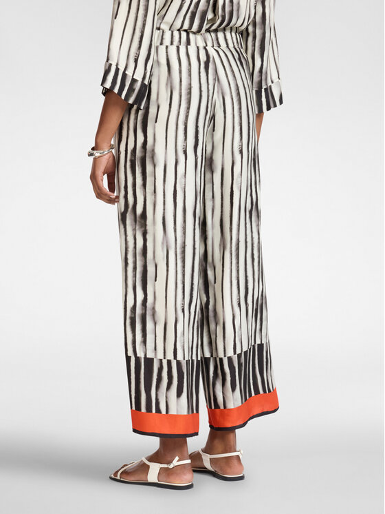 Elena Mirò Elena Mirò Pantaloni di tessuto P083P000630N001 Nero Over Fit