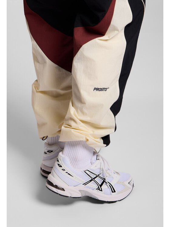 PROSTO. PROSTO. Spodnie dresowe Trousers Czarny Regular Fit