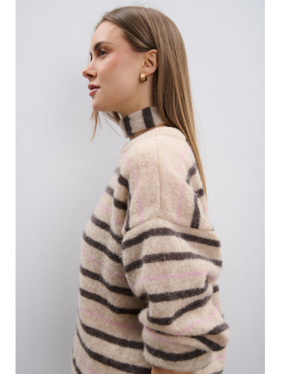 Fobya Fobya Sweter F2112 Beżowy Basic Fit