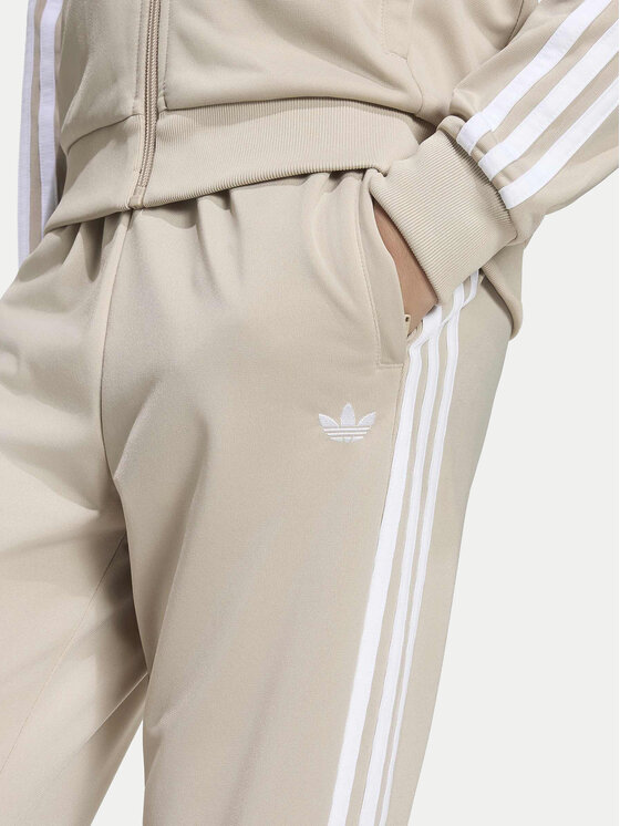 adidas adidas Спортивні штани Sst Track IA2239 Світло-бежевий Regular Fit