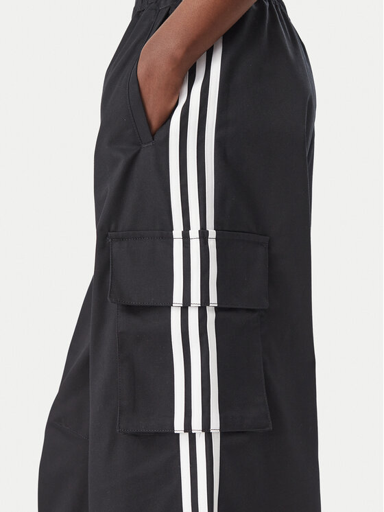 adidas adidas Долнище анцуг Firebird Adilenium Twill 3S Cargo Trousers KQ6428 Черен Relaxed Fit
