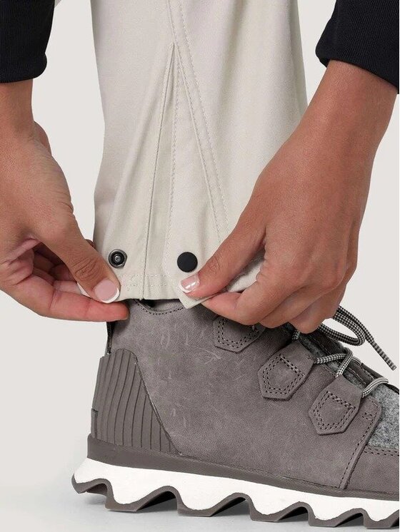 Wrangler Wrangler Pantaloni di tessuto REINFORCED SOFTSHELL PANT Bianco Regular Fit