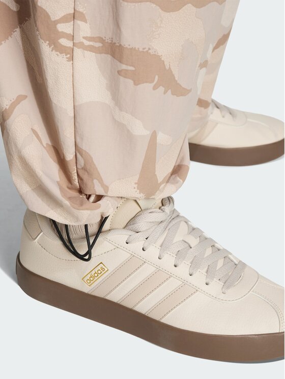 adidas adidas Spodnie materiałowe 165621 Kolorowy Regular Fit