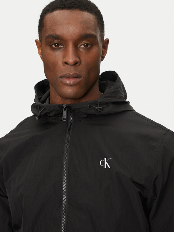 Calvin Klein Jeans Calvin Klein Jeans Neperpučiama striukė J30J327254 Juoda Regular Fit
