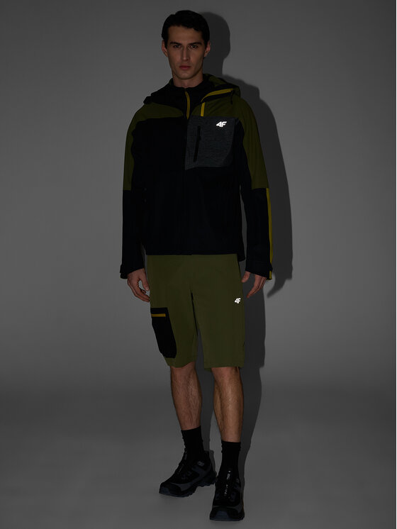 4F 4F Szorty sportowe TREKKING Khaki Regular Fit