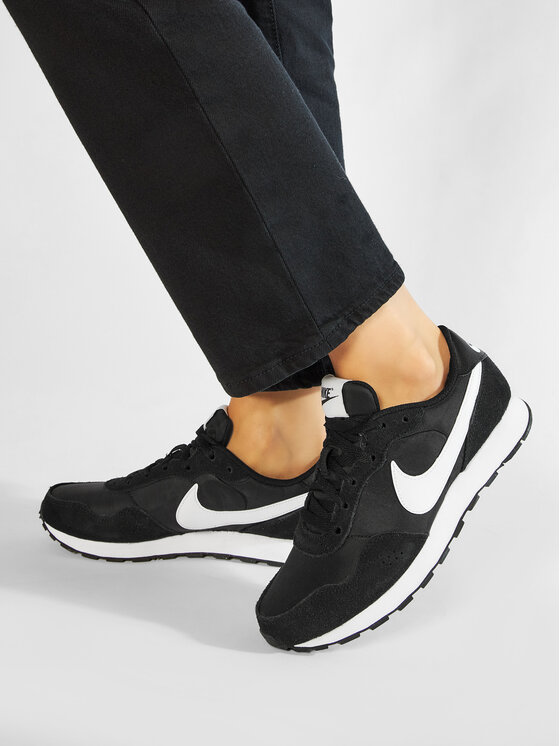 Nike Nike Sneakersy Md Valiant (Gs) CN8558 002 Černá