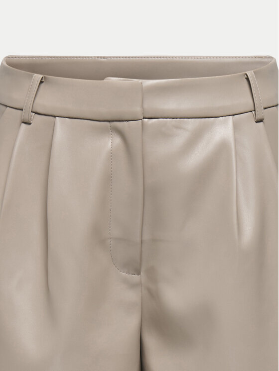 ONLY ONLY Šortky z imitácie kože Saramy 15338008 Béžová Regular Fit