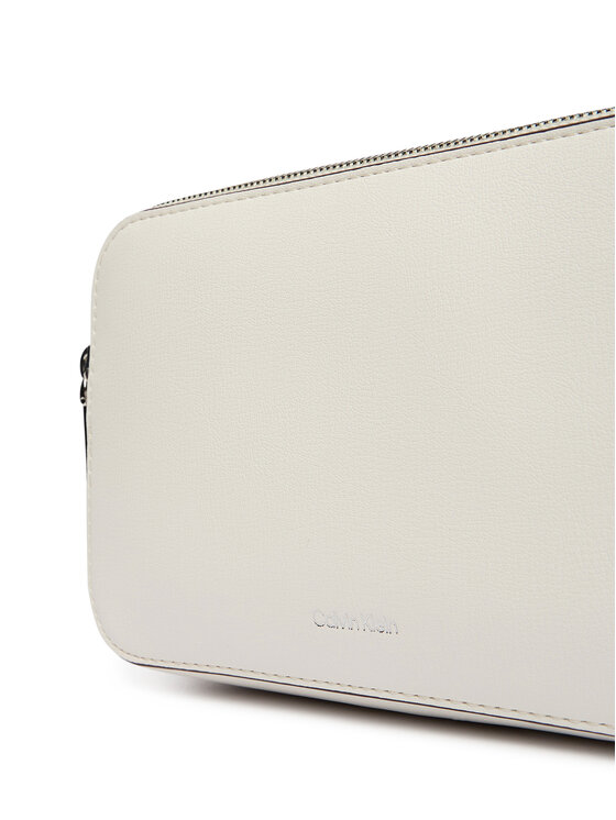Calvin Klein Calvin Klein Ročna torba Foil Logo Elongated Camera Bag LV04F3276G Bela