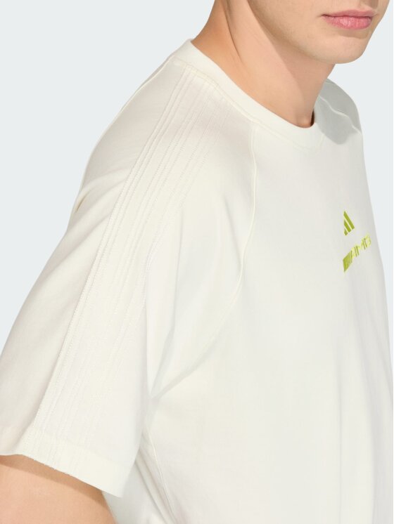 adidas adidas T-Shirt 162743 Kremowy Loose Fit
