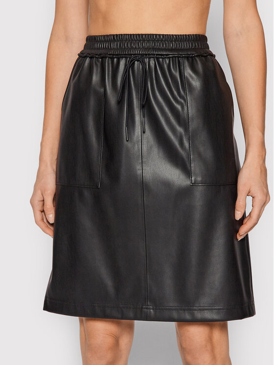 Boss Fustă din imitație de piele C_Vajogy 50457263 Negru Relaxed Fit