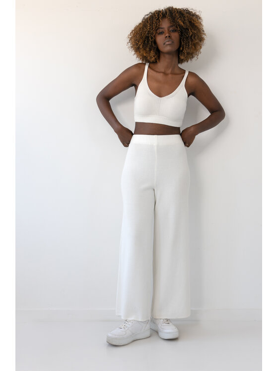 Fobya Fobya Spodnie dzianinowe F2031 Écru Basic Fit