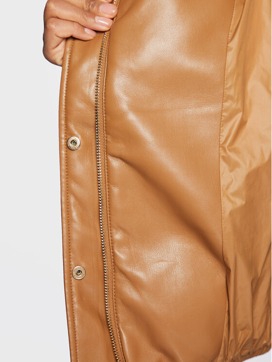Patrizia Pepe Patrizia Pepe Geacă din imitație de piele 2O0022/E005-B746 Maro Regular Fit