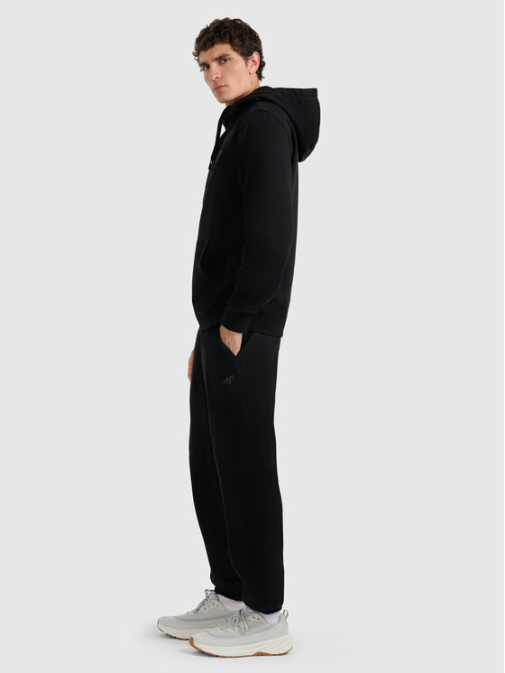 4F 4F Spodnie dresowe NOS Czarny Regular Fit
