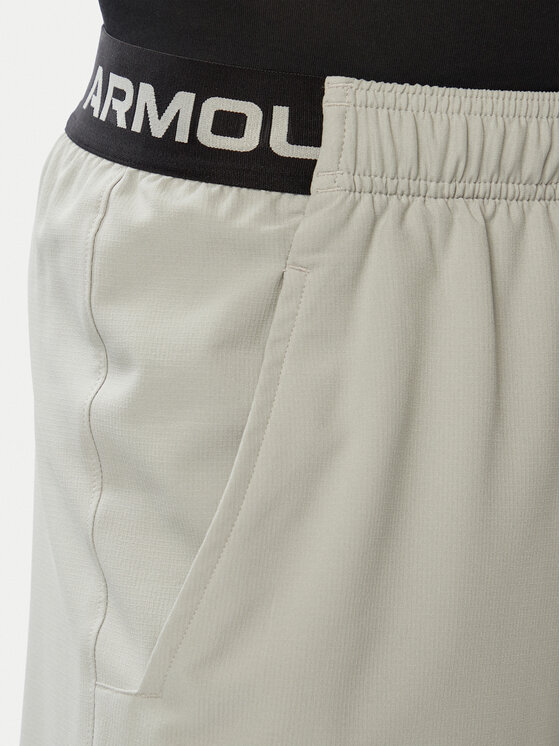Under Armour Under Armour Pantaloncini sportivi Vanish Woven 6in 1373718 Grigio chiaro Regular Fit