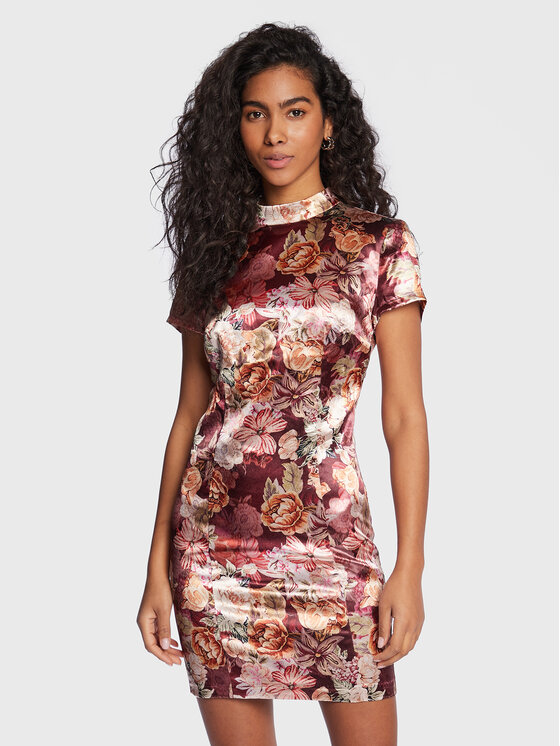 Guess Vsakodnevna obleka W3RK90 WECV2 Bordo rdeča Slim Fit