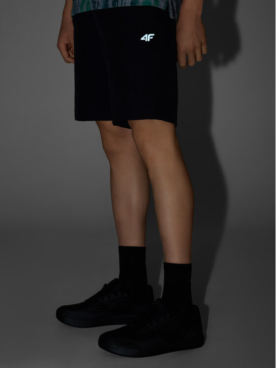 4F 4F Szorty rowerowe GET LOST FEEL FOUND Czarny Regular Fit