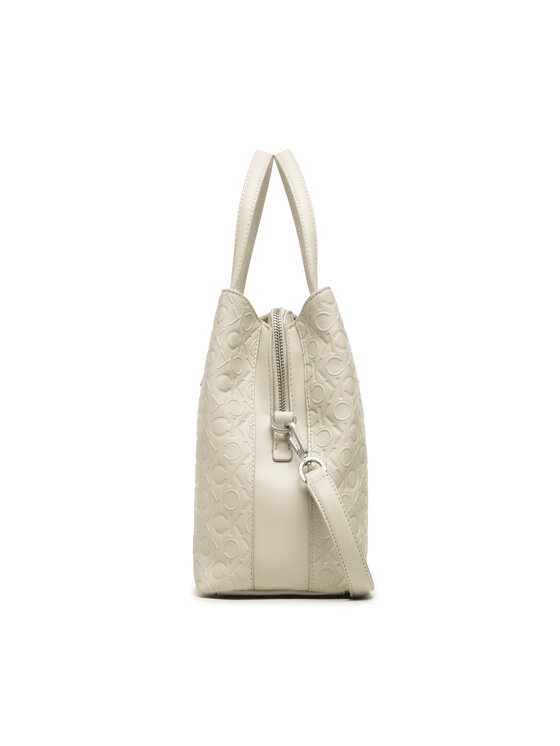 Calvin Klein Calvin Klein Soma Ck Must Tote Md Emb Mono K60K610928 Bēšs