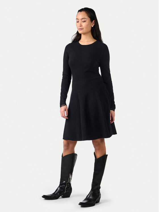 YAS YAS Rochie tricotată Becco 26011181 Negru Regular Fit