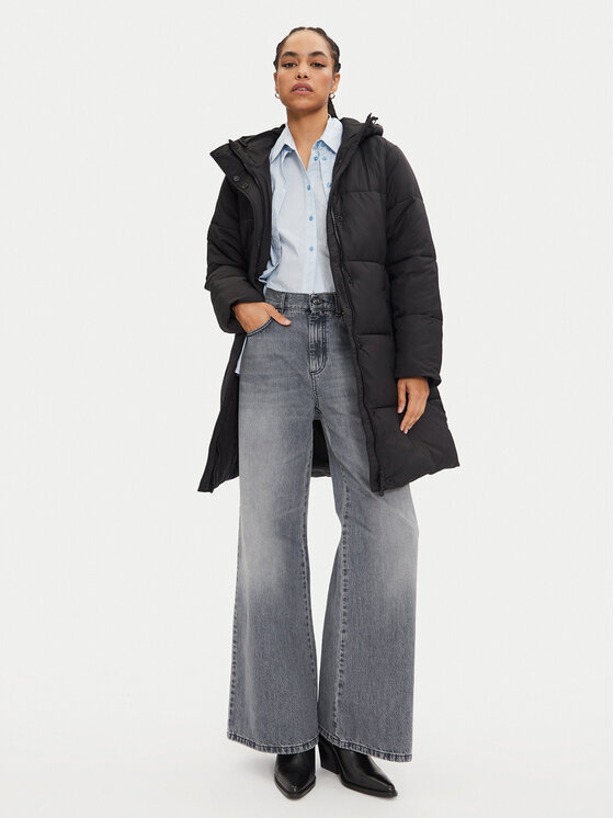 Calvin Klein Jeans Calvin Klein Jeans Zimní bunda J20J224122 Černá Relaxed Fit