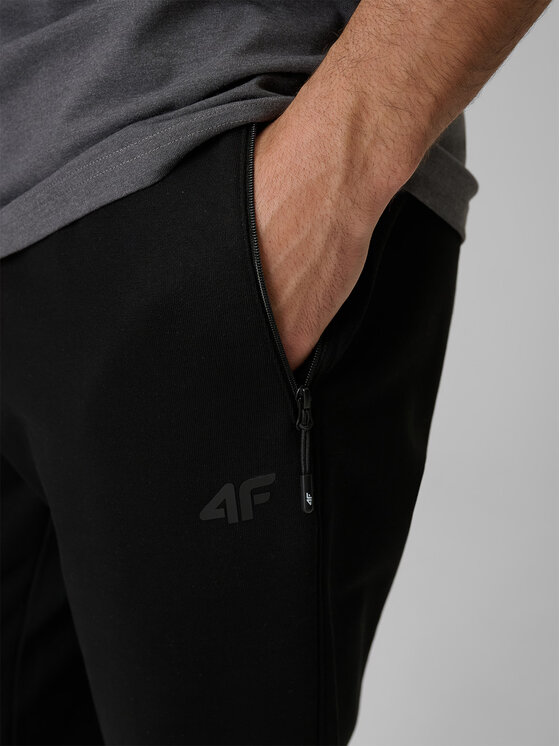 4F 4F Pantaloni da tuta 4FRMM00TTROM2020-20S Nero Regular Fit