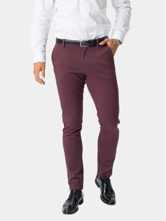 TeeShoppen TeeShoppen Spodnie garniturowe 'Perform Collection' Czerwony Slim Fit