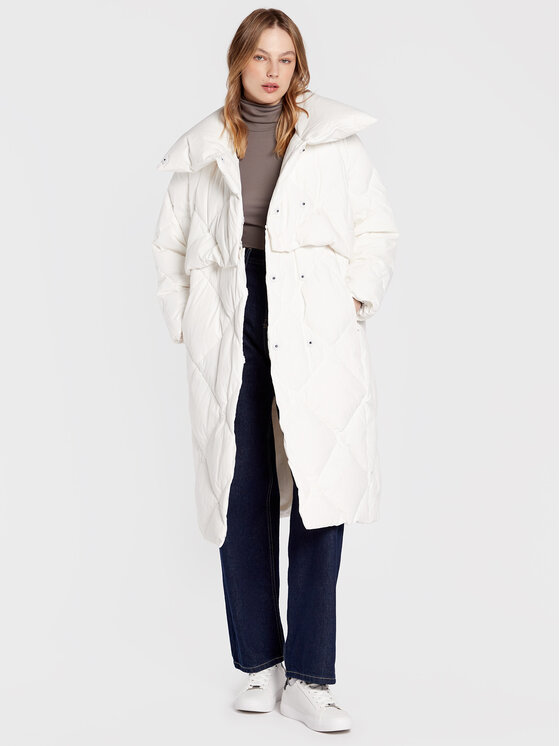 Calvin Klein Calvin Klein Пухено яке Transform K20K204632 Бял Regular Fit