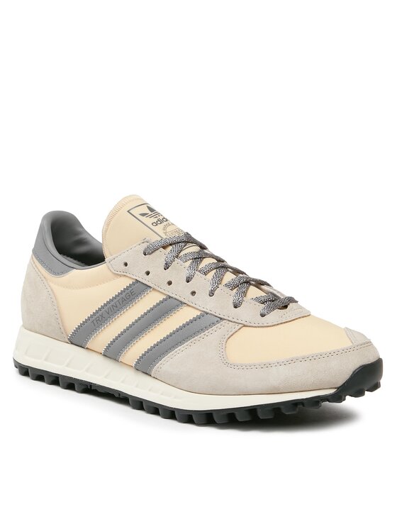 Vintage white adidas shoes store
