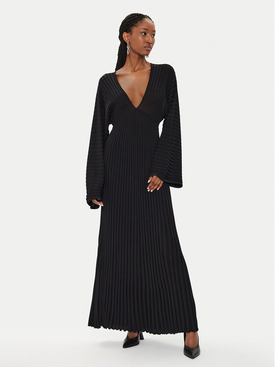 Gestuz Gestuz Kötött ruha 10908421 Fekete Relaxed Fit